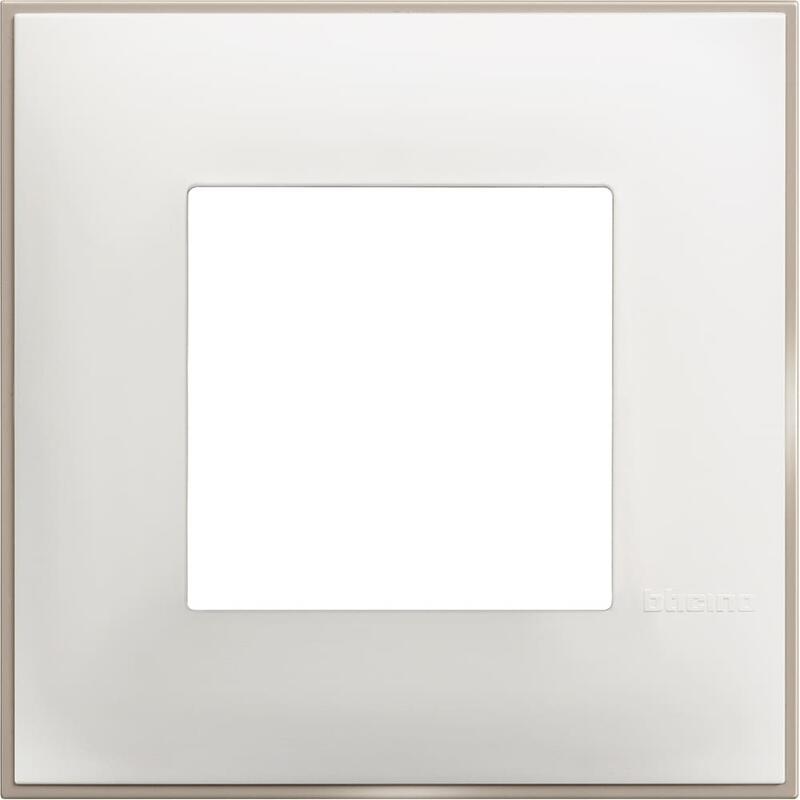 Bticino Classia Рамка 1х БЯЛ САТЕН R4802WS